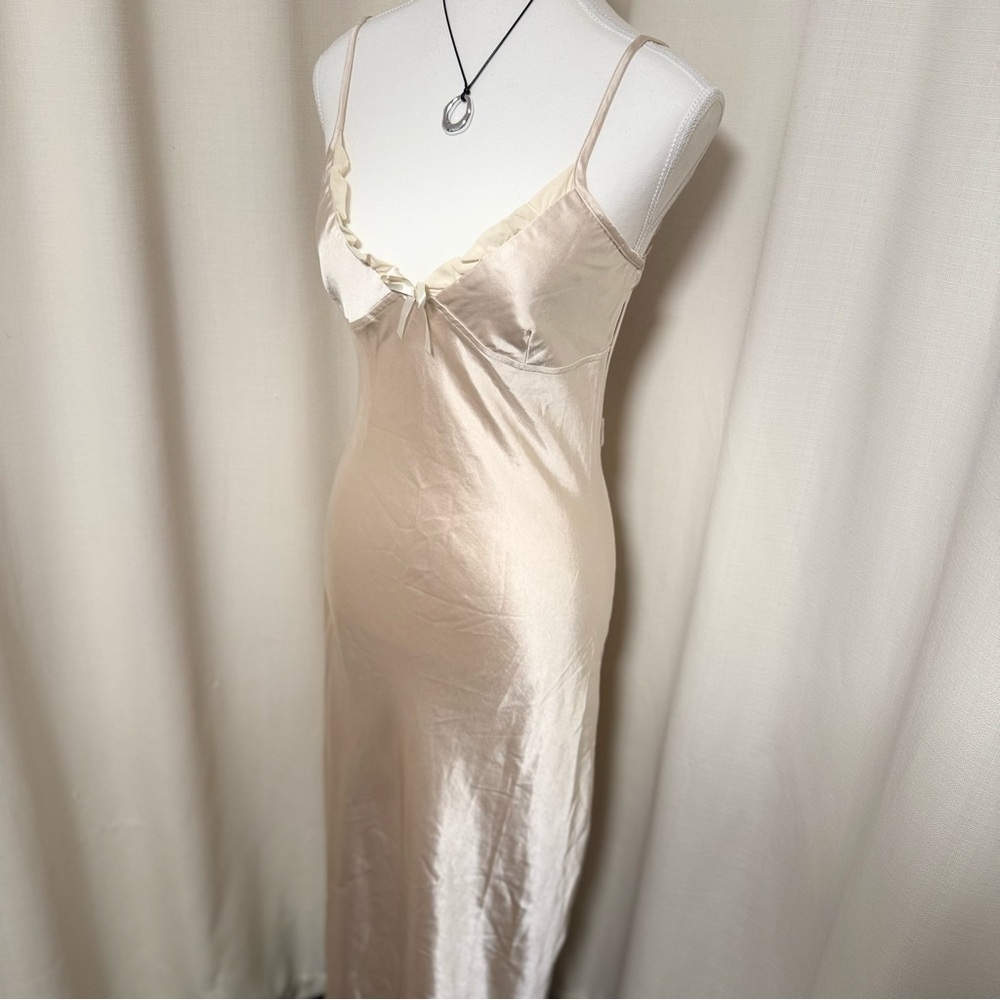 Motel Rocks Cream Maxi Dress - Picture 3 of 9
